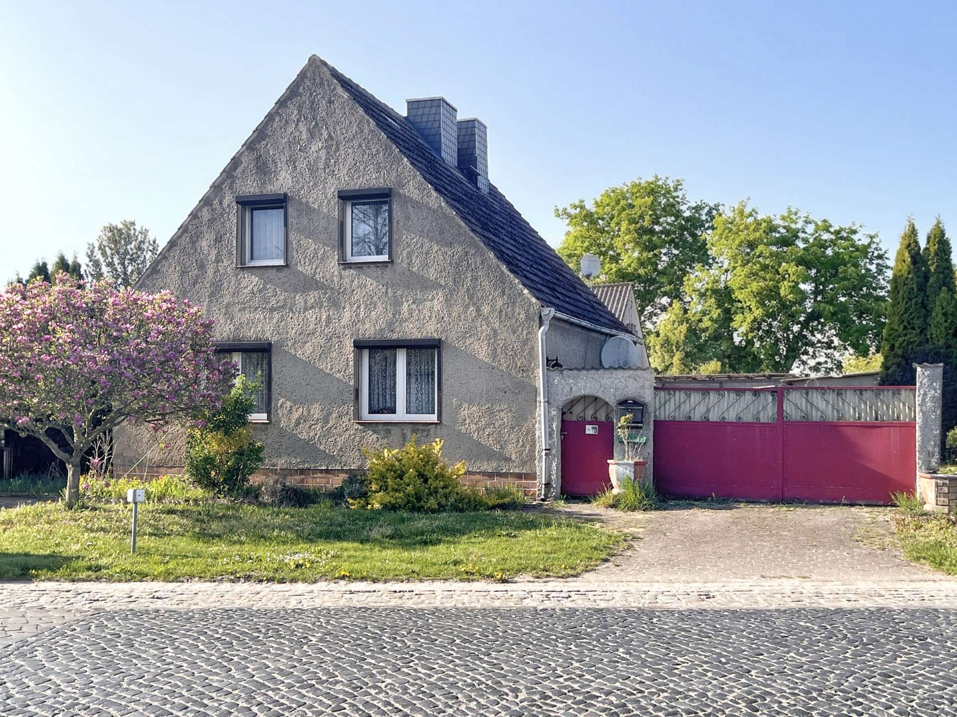 Straßenansicht