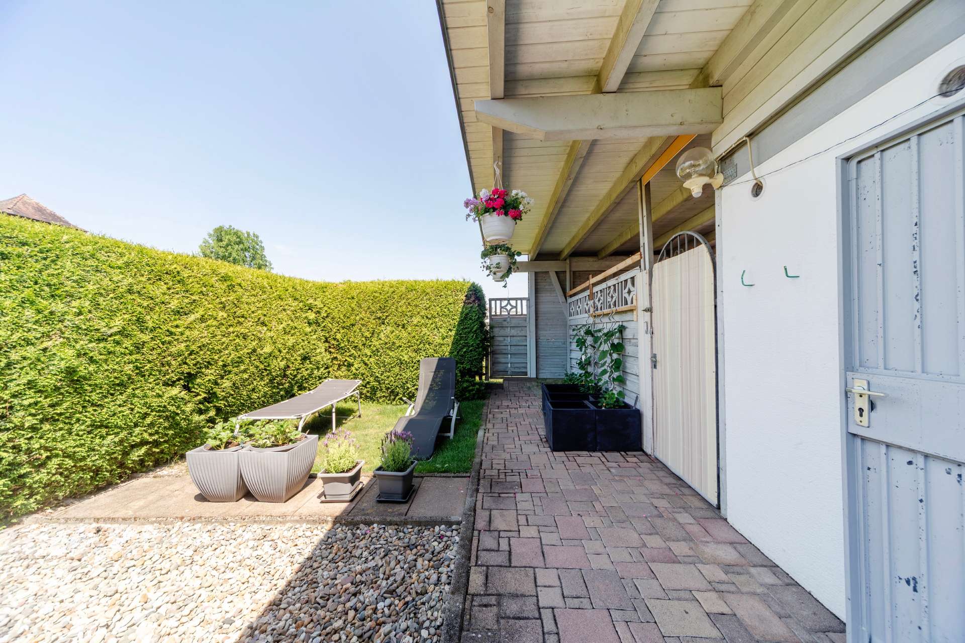 Garten Hinter dem Carport